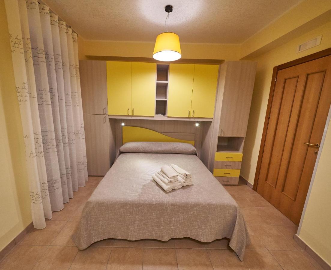 B&B Mary Grace Rossano Stazione Kültér fotó