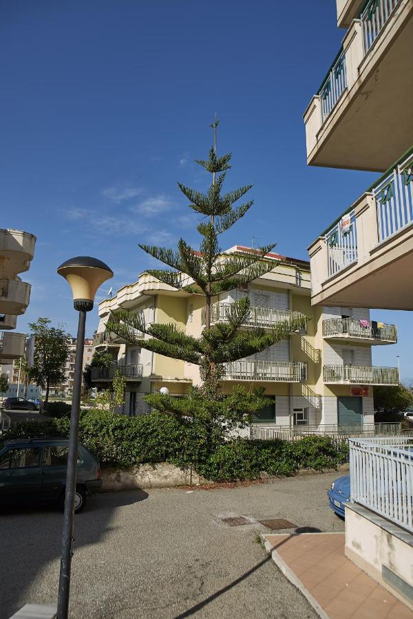 B&B Mary Grace Rossano Stazione Kültér fotó
