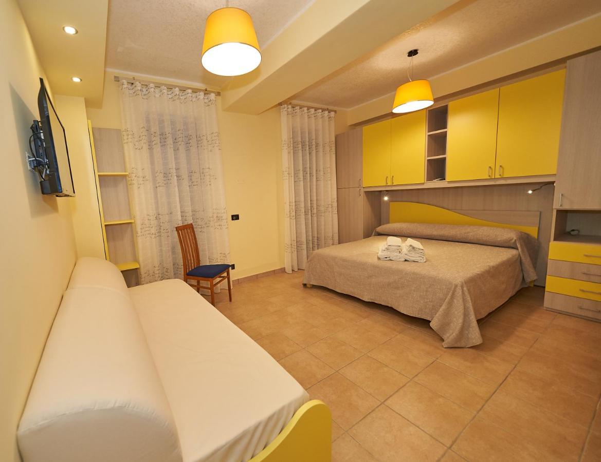 B&B Mary Grace Rossano Stazione Kültér fotó